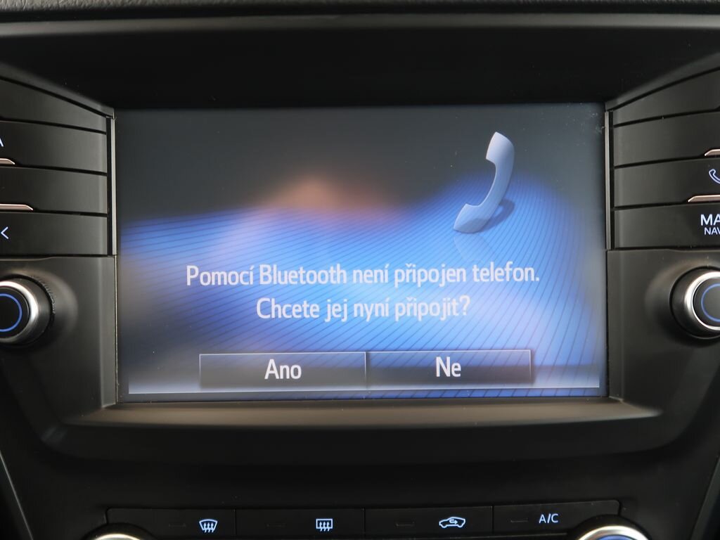 Toyota Avensis Kombi 2,0 l 105 kw