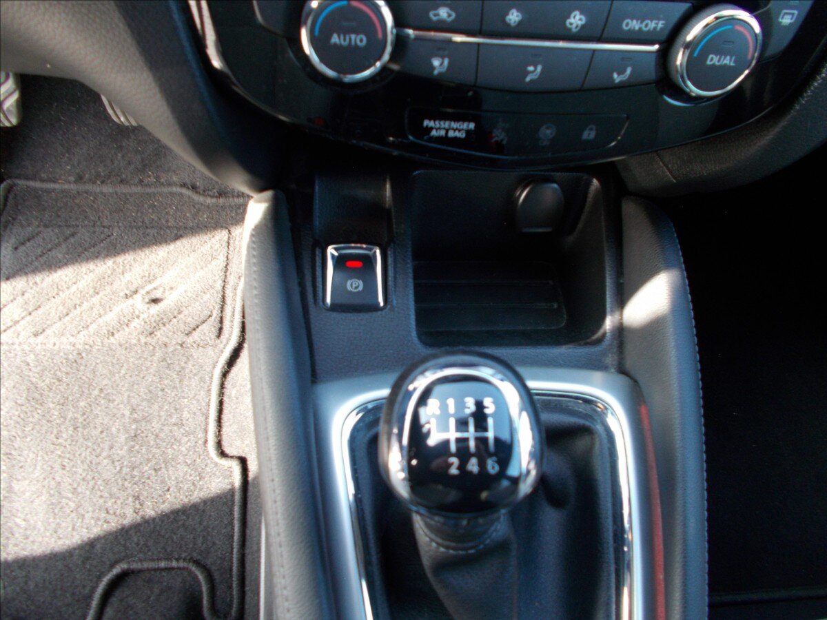 Nissan Qashqai SUV / Terénní 1,6 l 120 kw