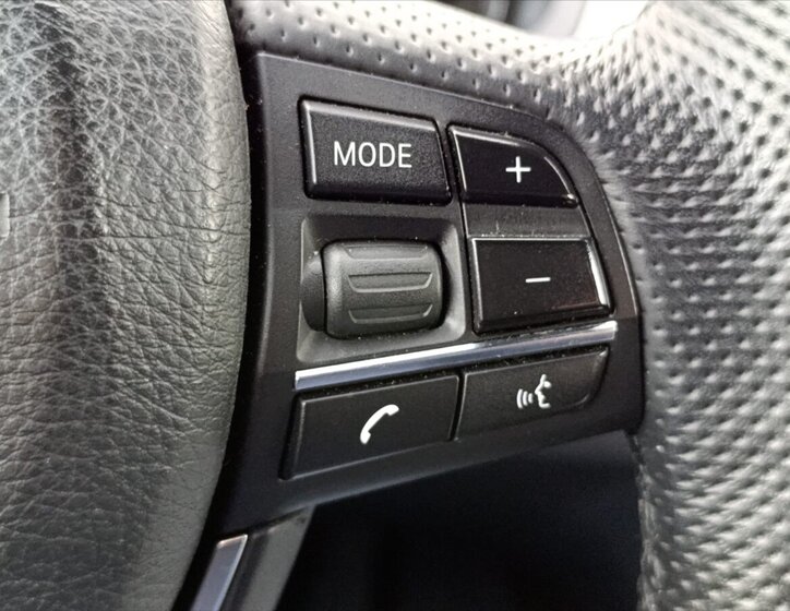 BMW Řada 5 Sedan 3,0 l 180 kw