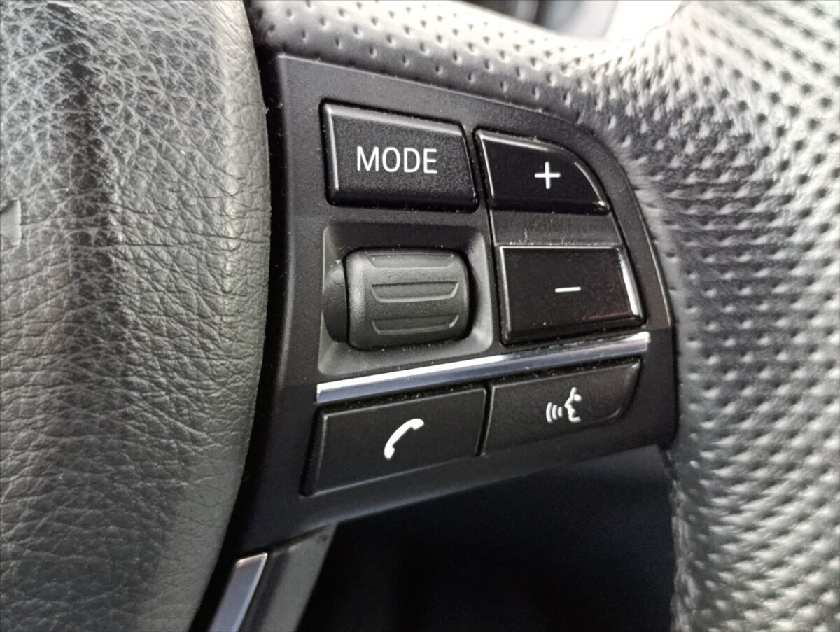 BMW Řada 5 Sedan 3,0 l 180 kw