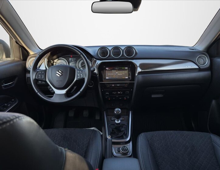 Suzuki Vitara SUV / Terénní 1,4 l 95 kw