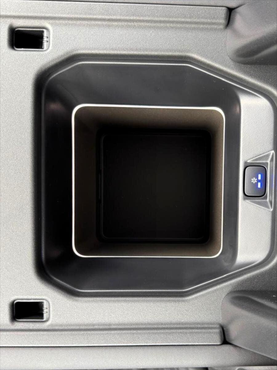 Land Rover Defender SUV 3,0 l 257 kw