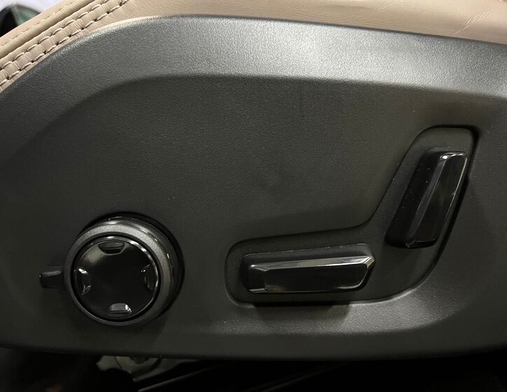 Volvo XC90 SUV / Terénní 2,0 l 335 kw