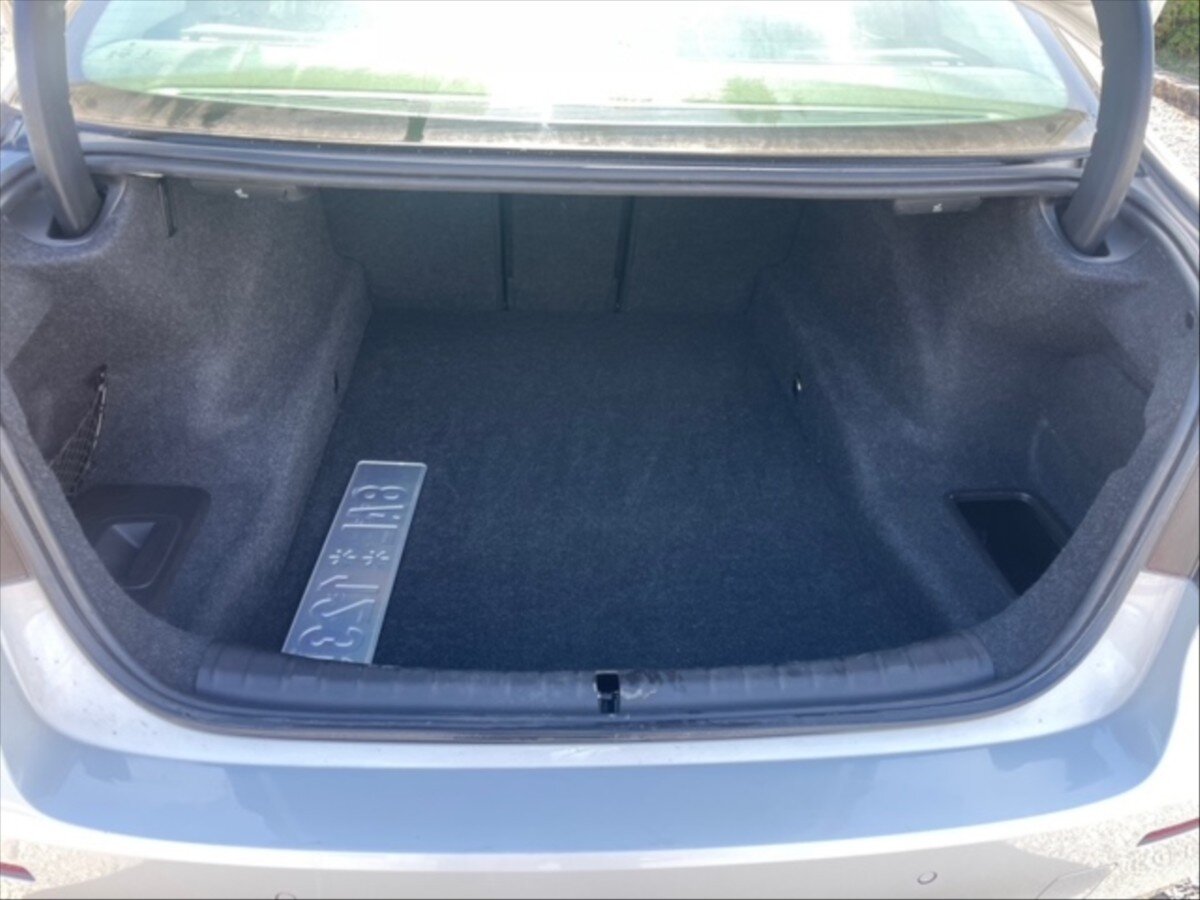 BMW Řada 5 Sedan / Limuzína 3,0 l 210 kw