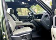 Land Rover Defender 27