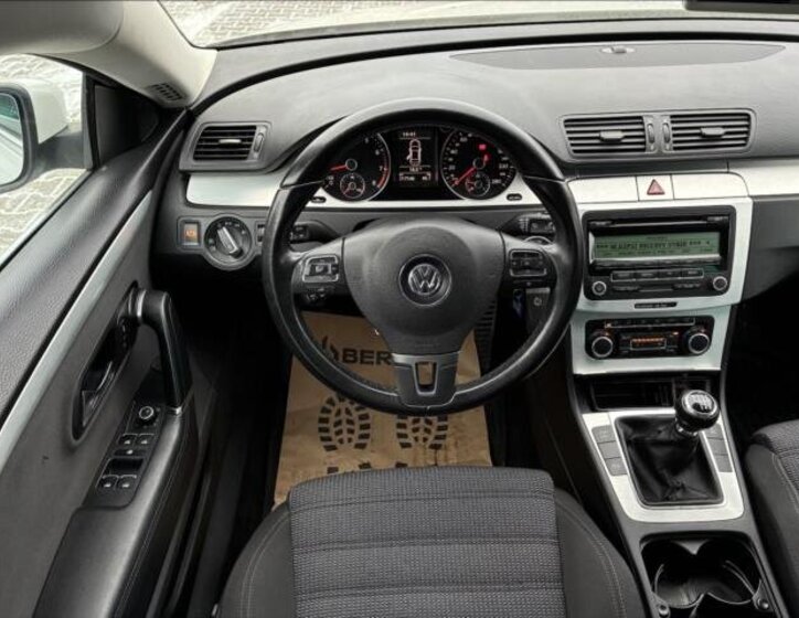 Volkswagen Passat CC Sedan 1,8 l 118 kw