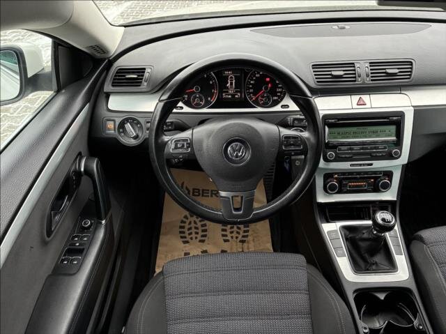 Volkswagen Passat CC Sedan 1,8 l 118 kw