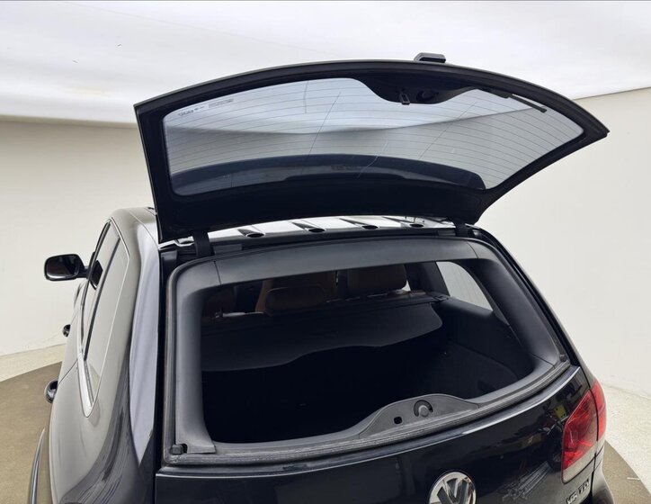 Volkswagen Touareg SUV / Terénní 3,0 l 165 kw