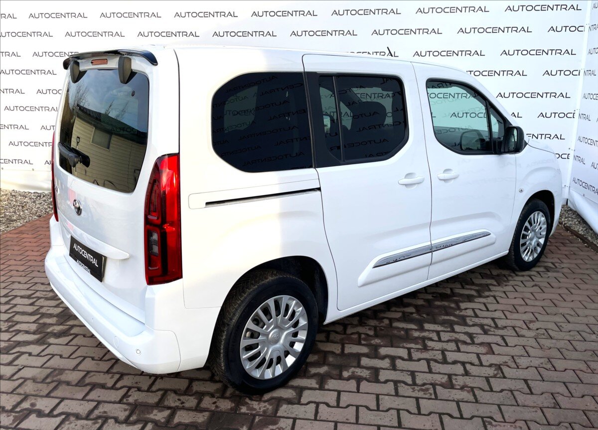 Toyota ProAce City Verso MPV 1,2 l 81 kw