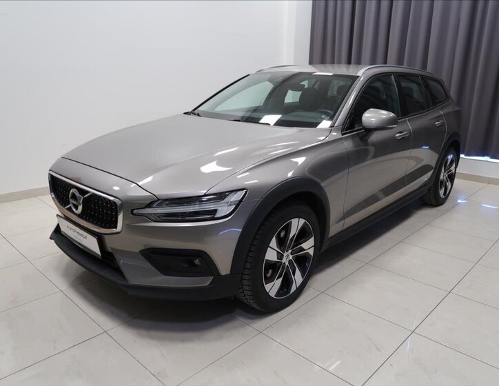 Volvo V60 Kombi 2,0 l 140 kw