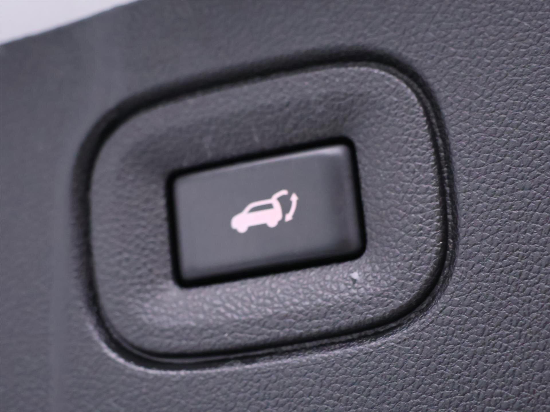 Renault Koleos SUV / Terénní 2,0 l 313 kw