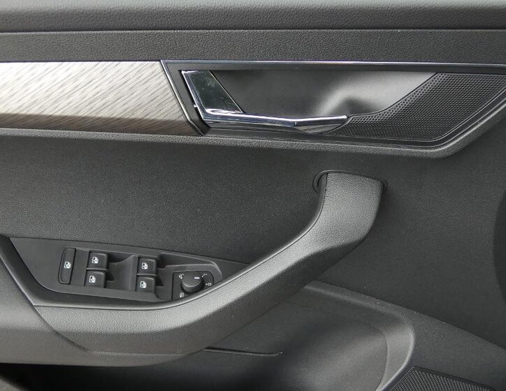 Škoda Karoq SUV / Terénní 1,5 l 110 kw