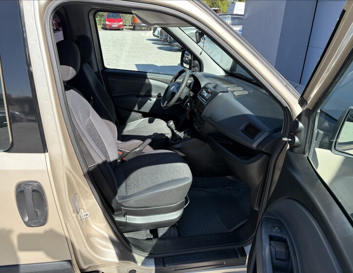 Fiat Dobló cargo 16