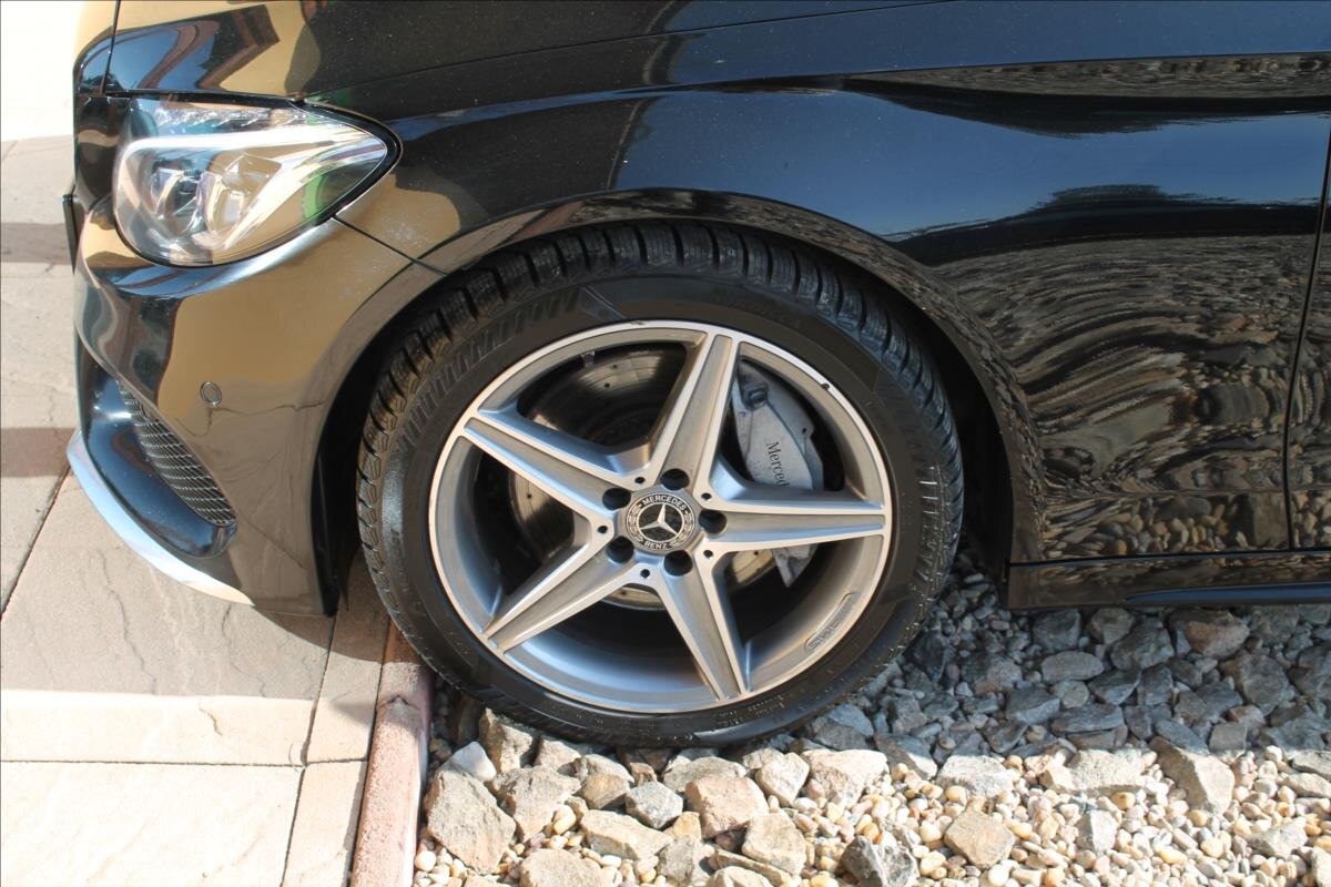 Mercedes-Benz Třídy C Kombi 2,1 l 150 kw