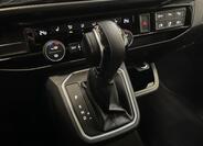 Volkswagen Multivan 14