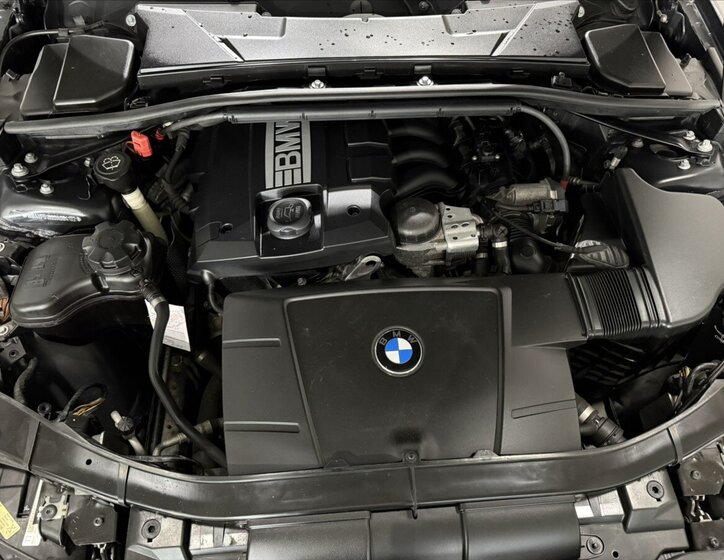 BMW Řada 3 Sedan / Limuzína 2,0 l 105 kw