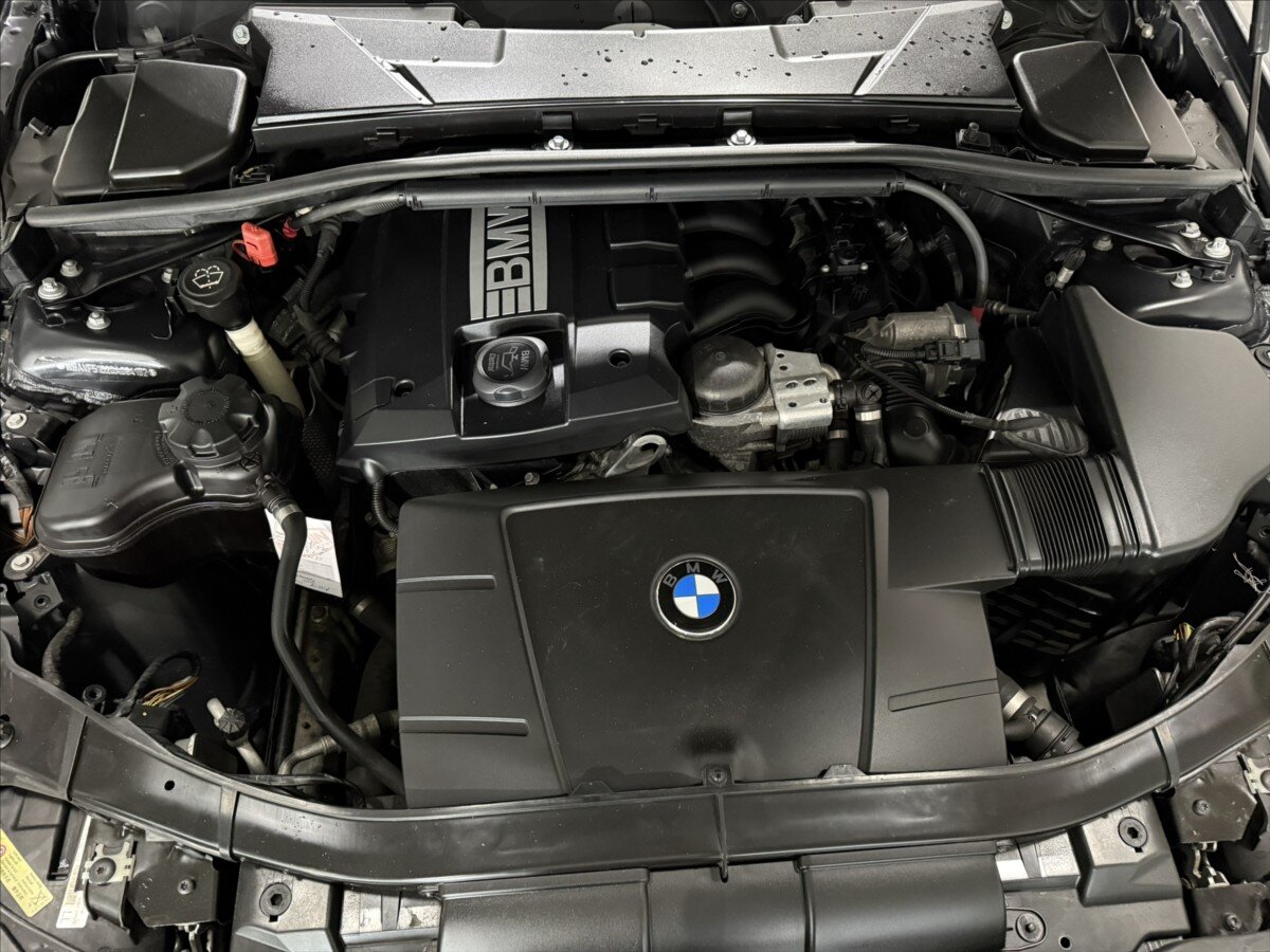 BMW Řada 3 Sedan / Limuzína 2,0 l 105 kw