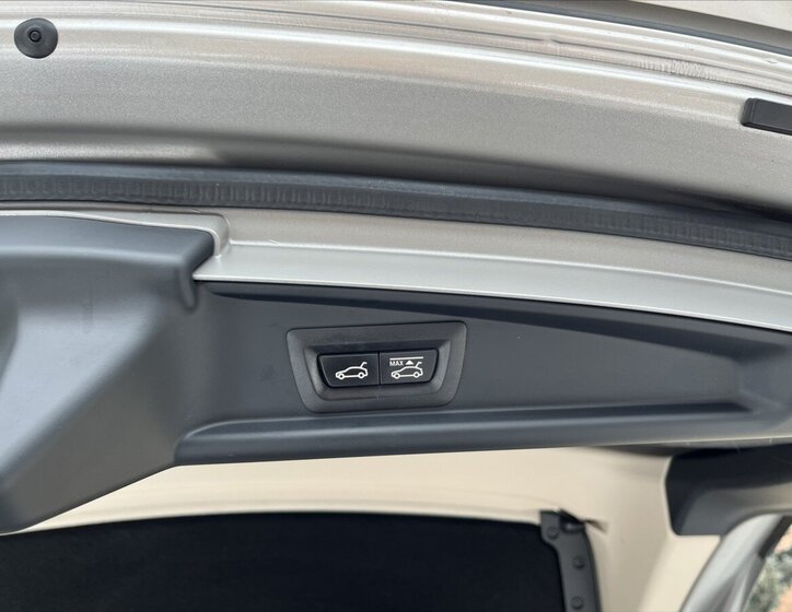 BMW Řada 5 Sedan 3,0 l 190 kw