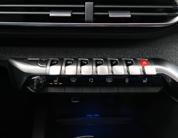 Peugeot 5008 SUV / Terénní 1,2 l 96 kw