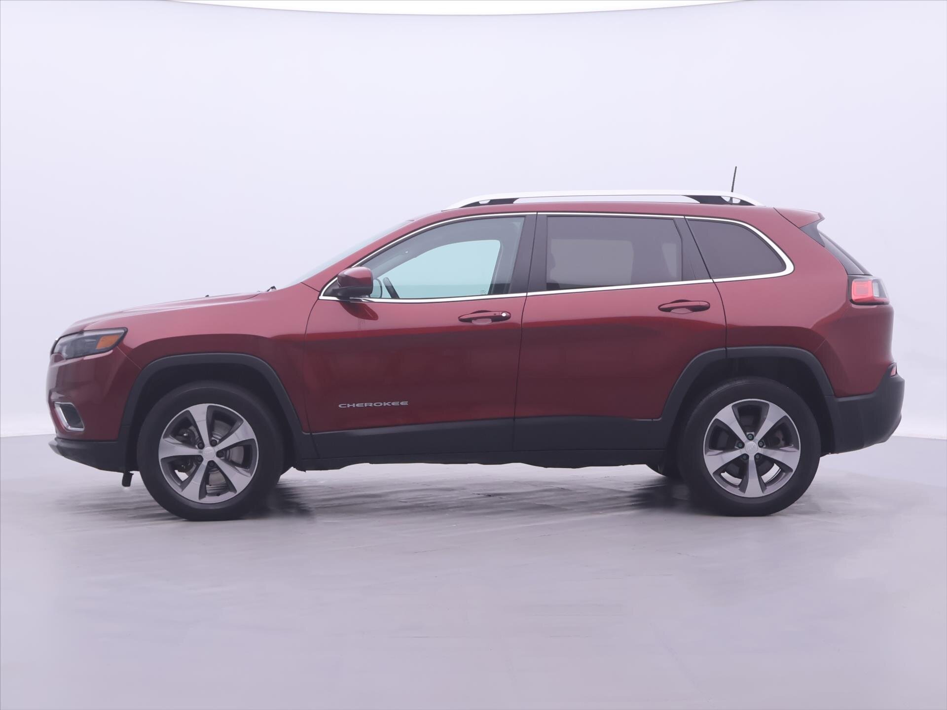 Jeep Cherokee SUV / Terénní 3,2 l 200 kw