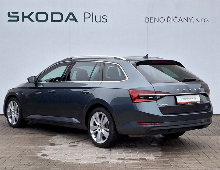 Škoda Superb 11