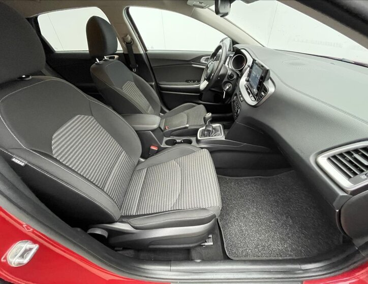 KIA Ceed Hatchback 998,0 74 kw