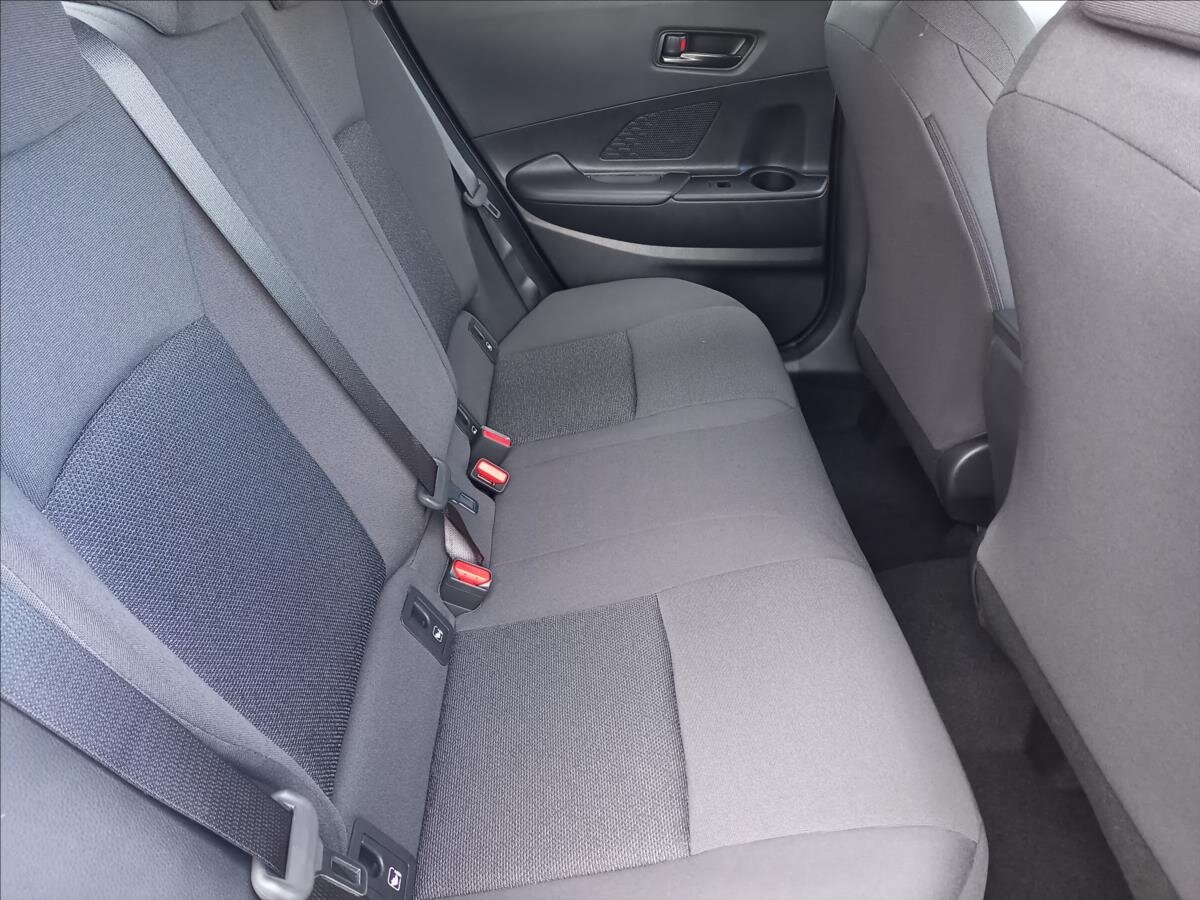 Toyota C-HR SUV 1,8 l 103 kw