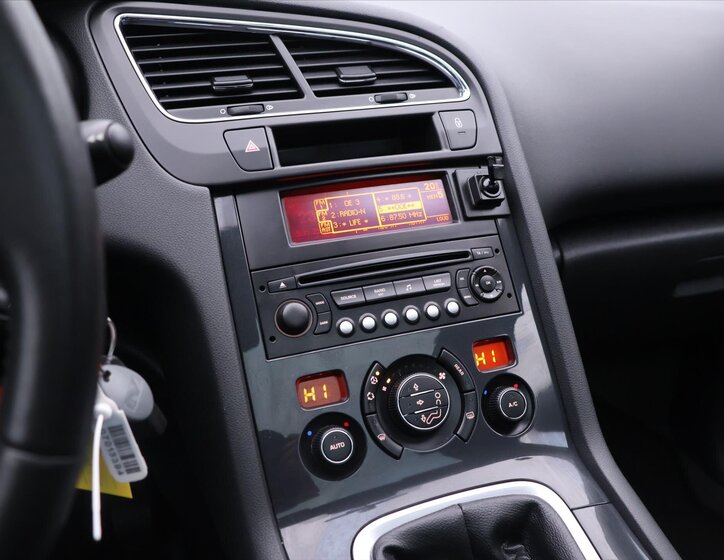 Peugeot 5008 MPV 1,6 l 88 kw