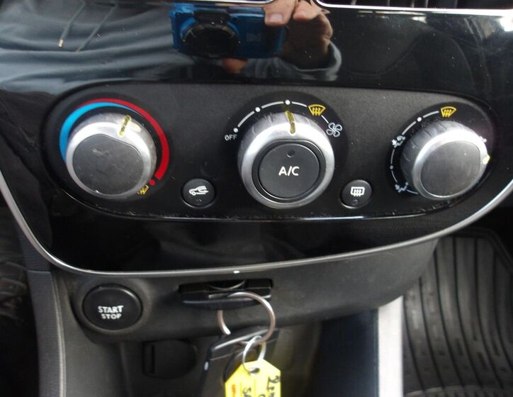 Renault Clio Hatchback 1,1 l 54 kw