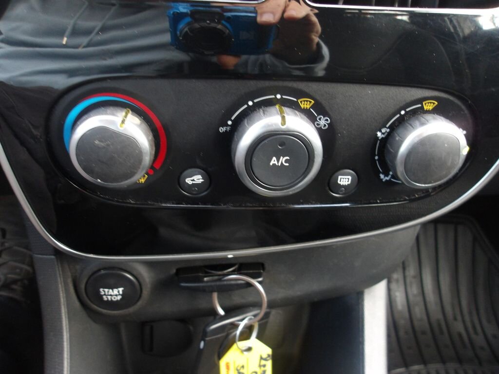 Renault Clio Hatchback 1,1 l 54 kw