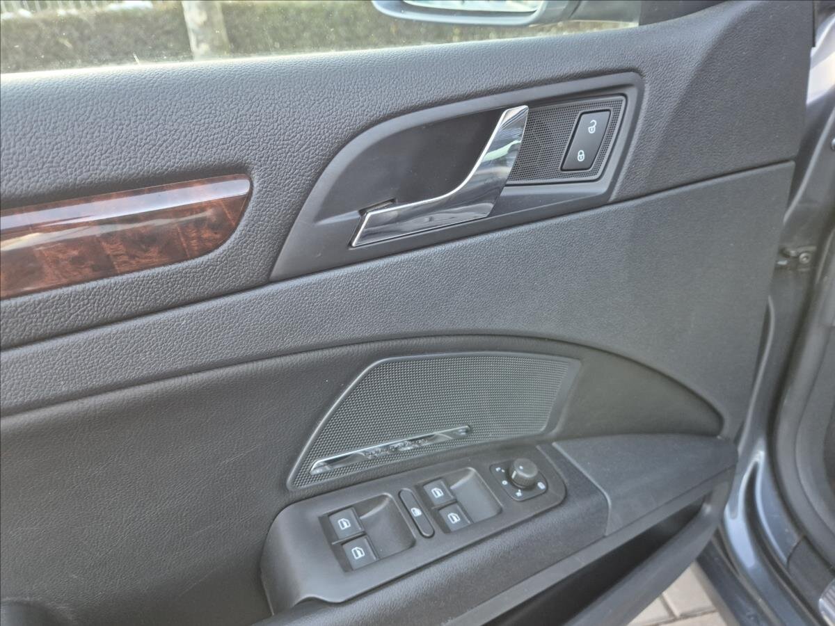 Škoda Superb Sedan / Limuzína 2,0 l 125 kw