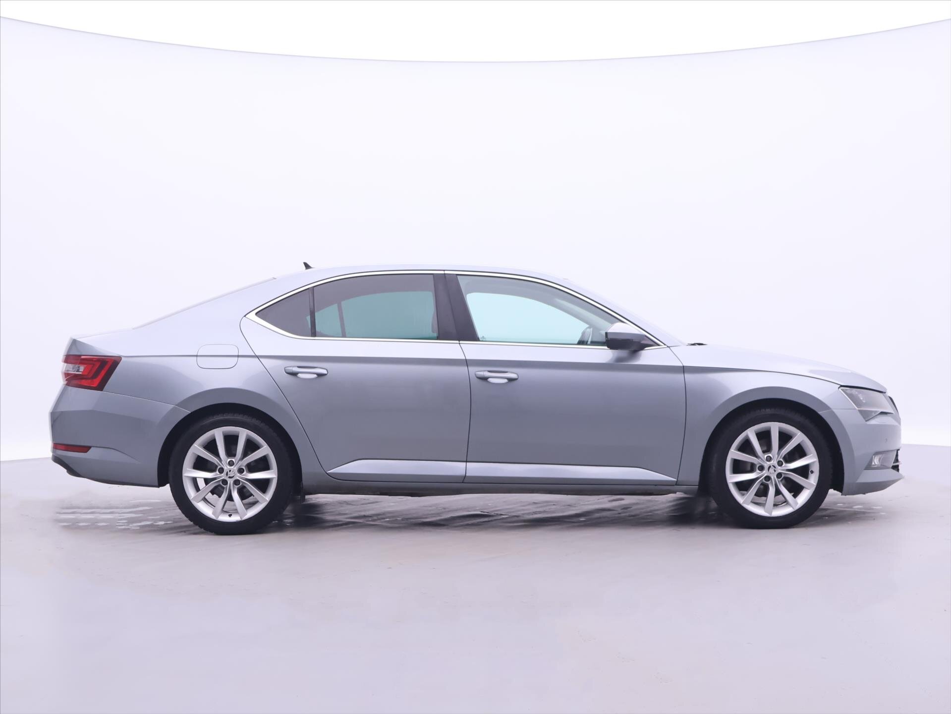 Škoda Superb Liftback 2,0 l 140 kw