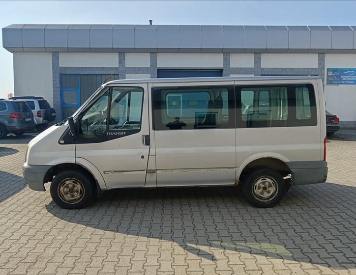 Ford Transit Kombi 2,2 l 85 kw
