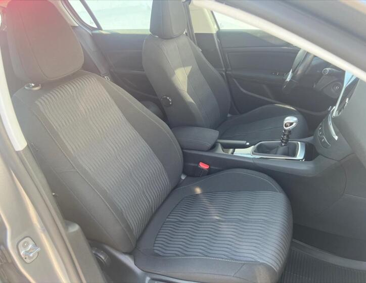 Peugeot 308 7