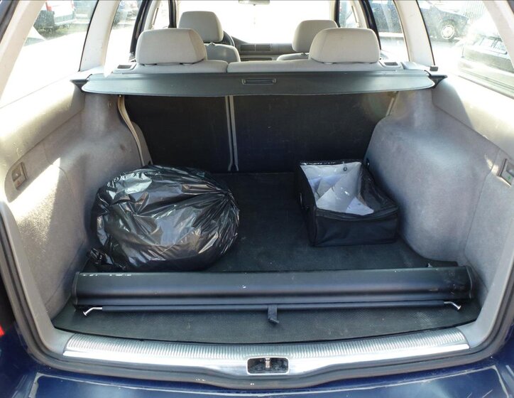 Volkswagen Passat Kombi 1,6 l 74 kw