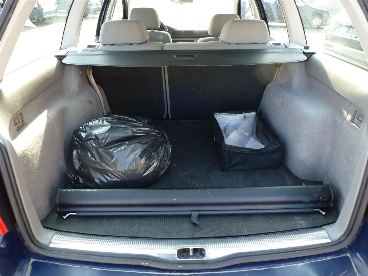 Volkswagen Passat Kombi 1,6 l 74 kw