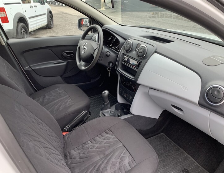 Dacia Sandero 16