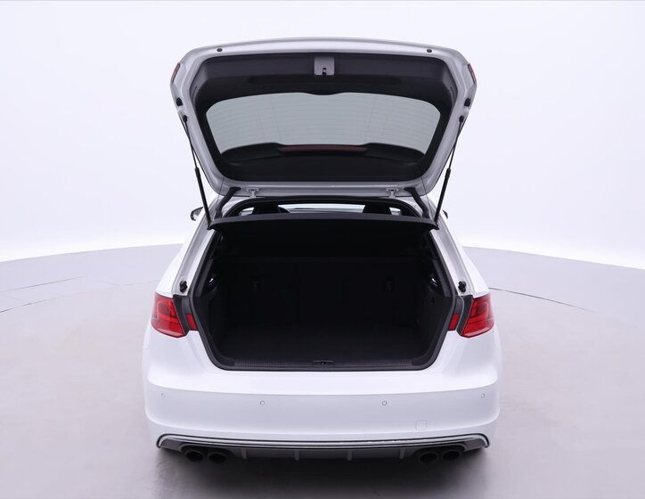 Audi S3 Hatchback 2,0 l 221 kw