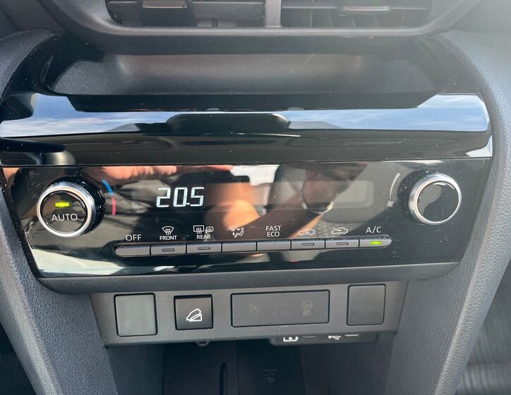 Toyota Yaris Cross 23