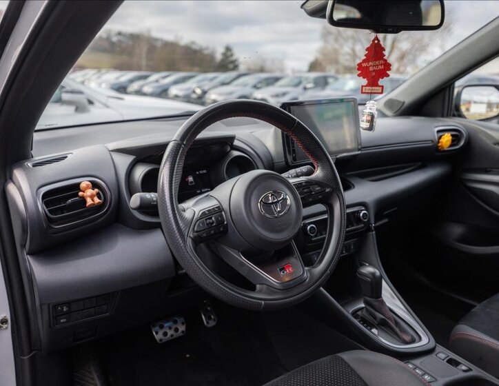 Toyota Yaris Hatchback 1,5 l 68 kw