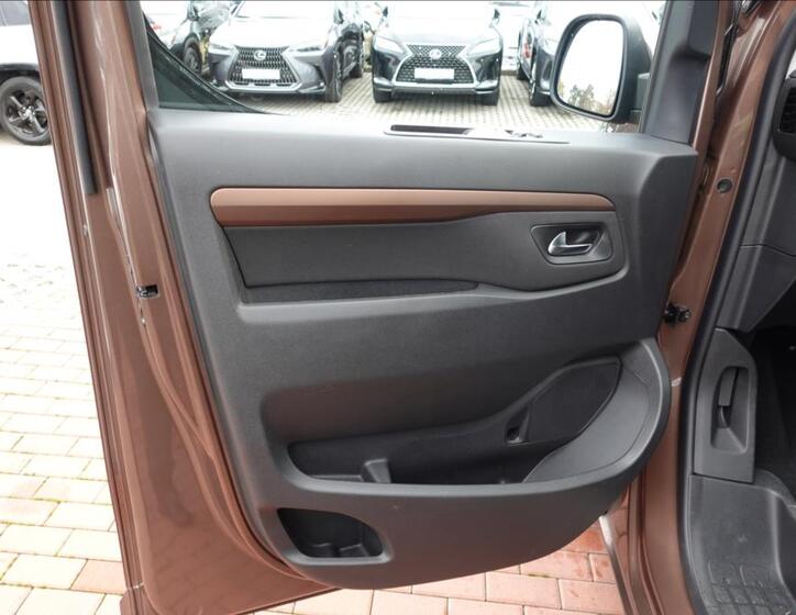 Toyota ProAce Verso 17