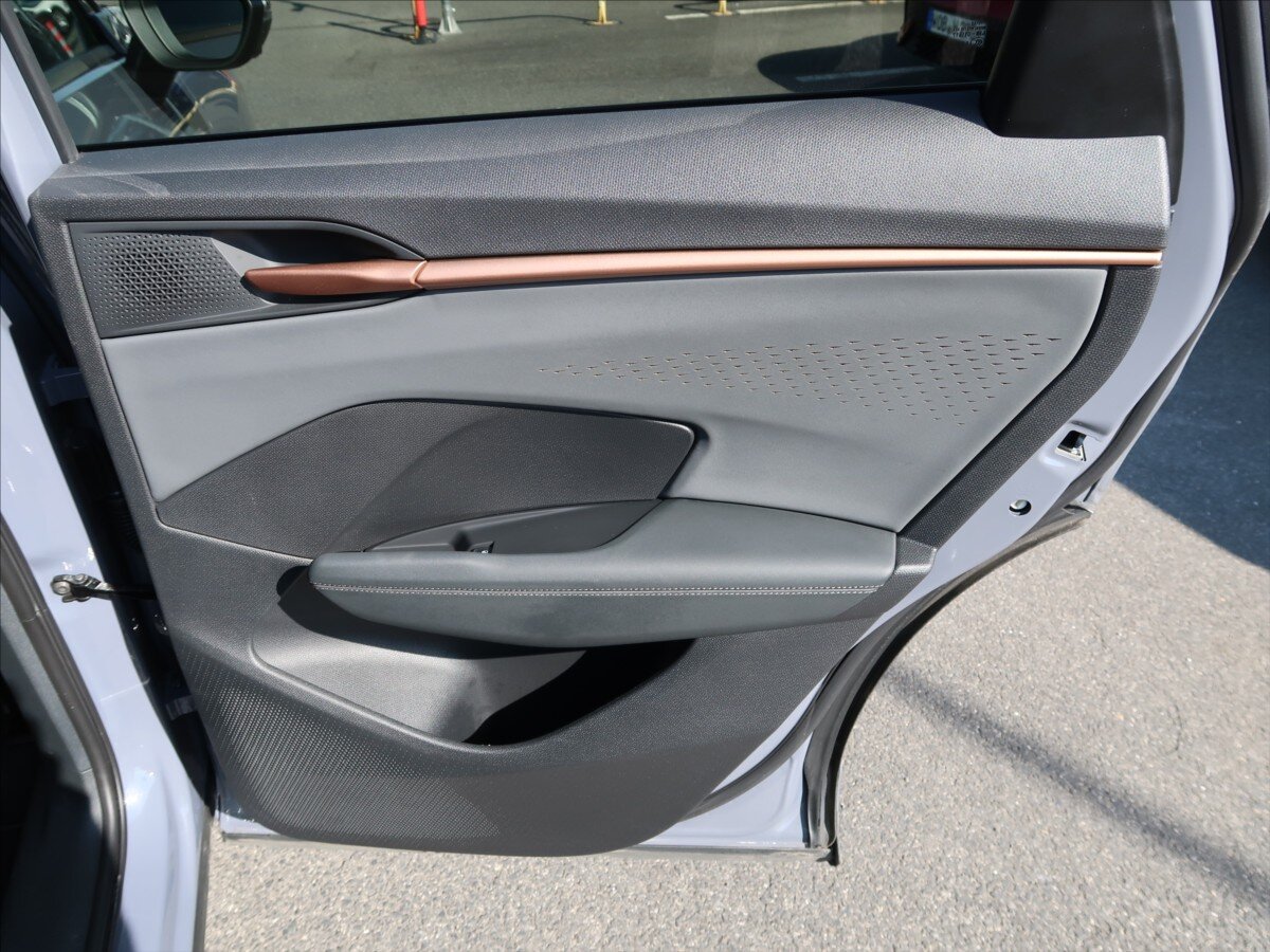 Cupra Terramar SUV / Terénní 2,0 l 195 kw