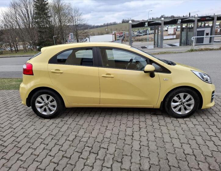 KIA Rio 8