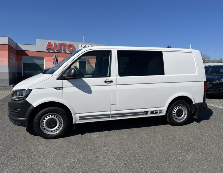 Volkswagen Transporter Kombi 2,0 l 62 kw
