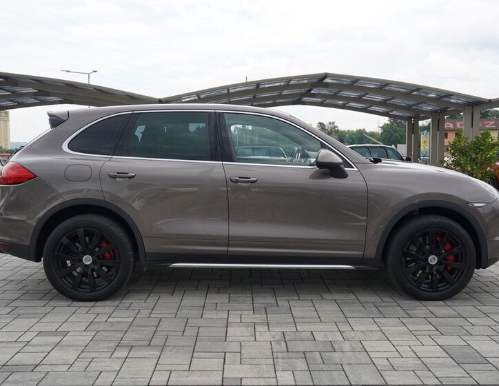 Porsche Cayenne 7