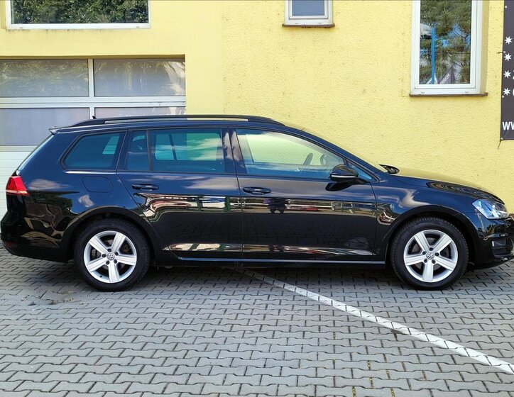 Volkswagen Golf Kombi 1,6 l 77 kw