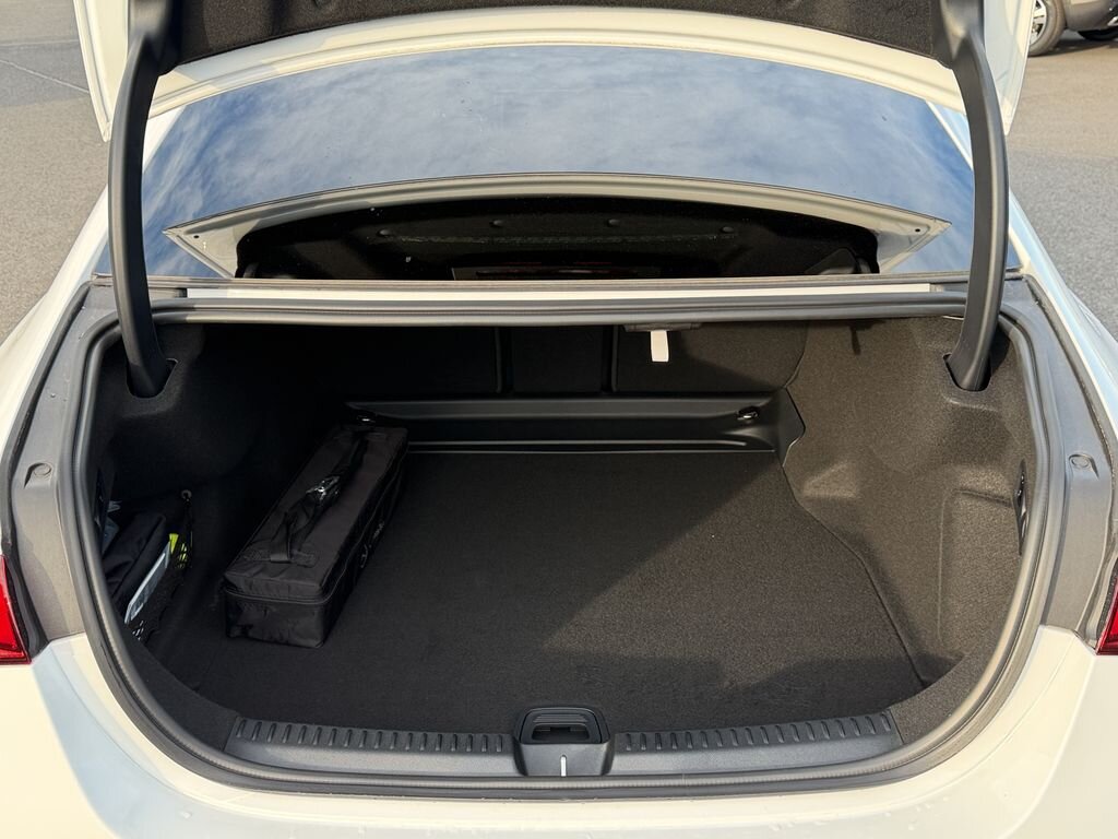 Mercedes-Benz Třídy E Sedan / Limuzína 2,0 l 145 kw