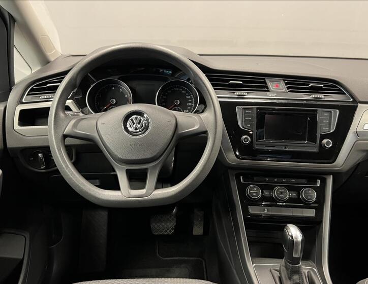 Volkswagen Touran 5