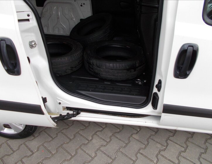 Opel Combo Skříň 1,6 l 77 kw