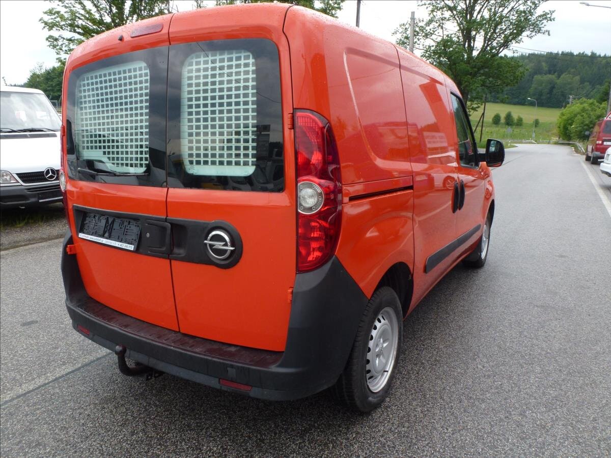 Opel Combo Skříň 1,2 l 66 kw